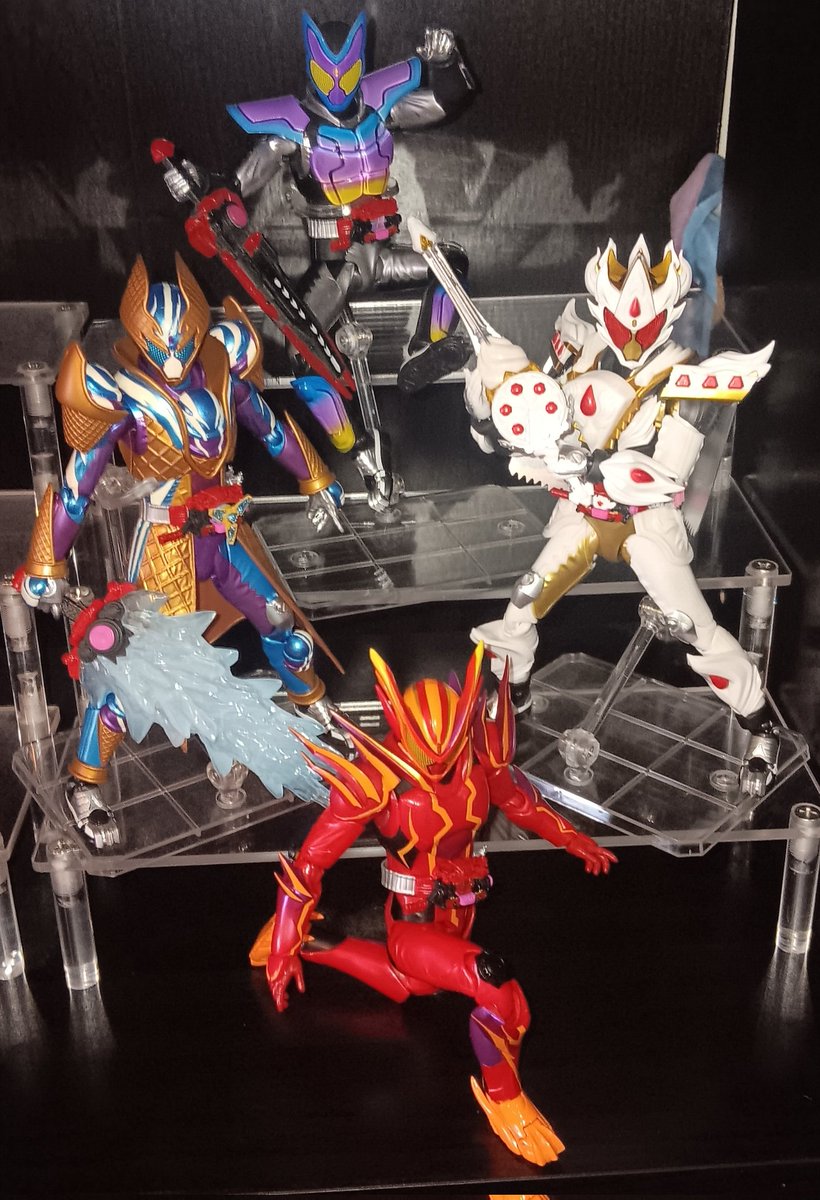 Axusho's tweet photo. Not me going back and getting all the Gavv figuarts I'd skipped, because I love my fruity candy boy x3
And yes, I am very disappointed with Bandai about Amazin' Gummy.  Absolutely not okay with them essentially catfishing their customers. https://t.co/Xa8uJ2hSF9
