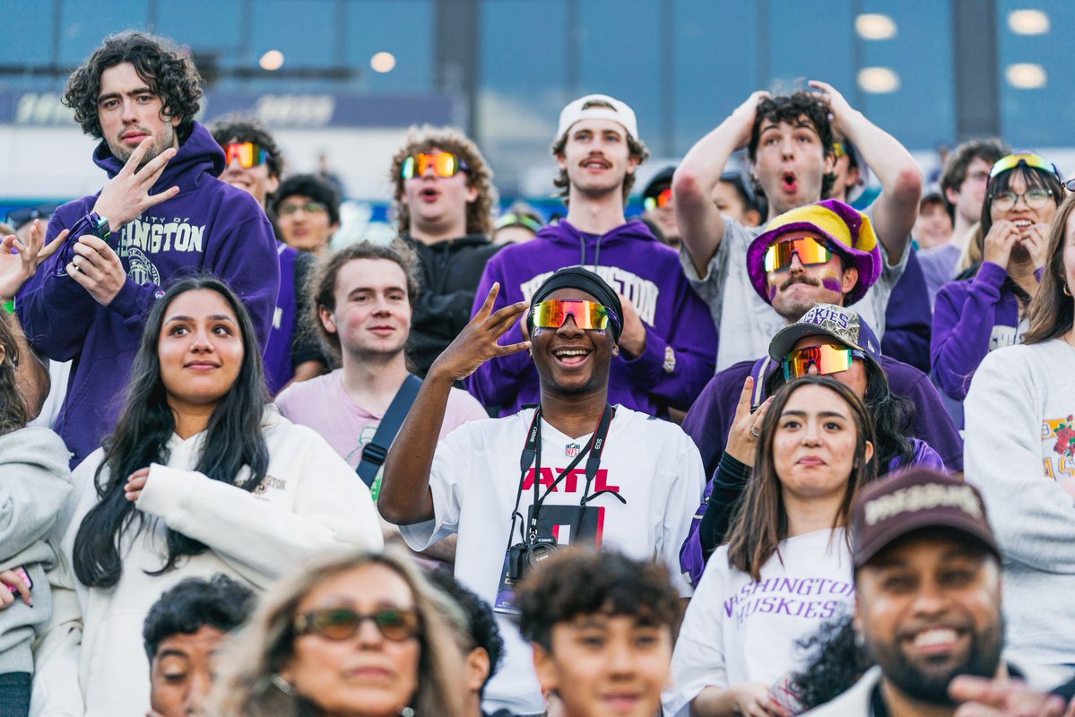 The best week of spring is here 🍃

🎟️ gohski.es/4cD4pF6

#GoHuskies