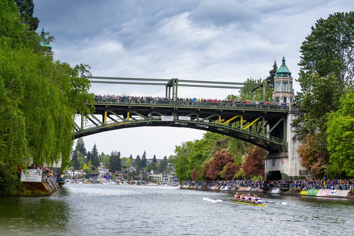 UWAthletics's tweet photo. The best week of spring is here 🍃

🎟️ https://t.co/PhsTQQwtus

#GoHuskies https://t.co/sJFbNayaik