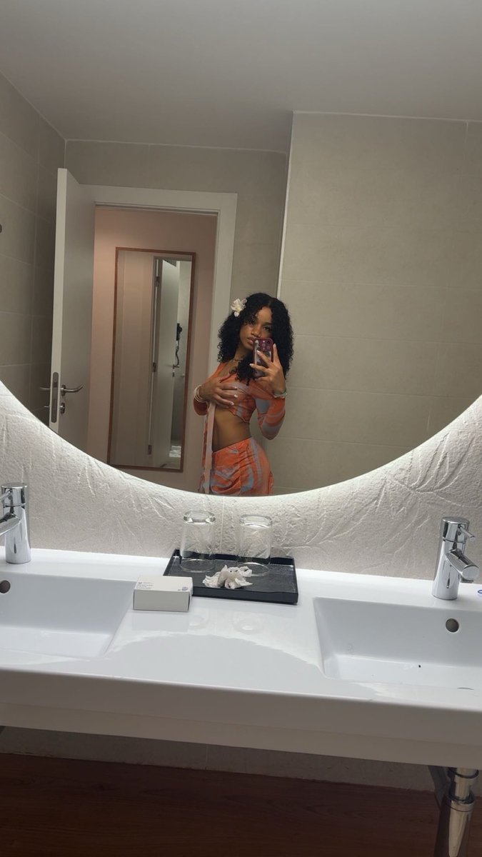 coco2real tweet media