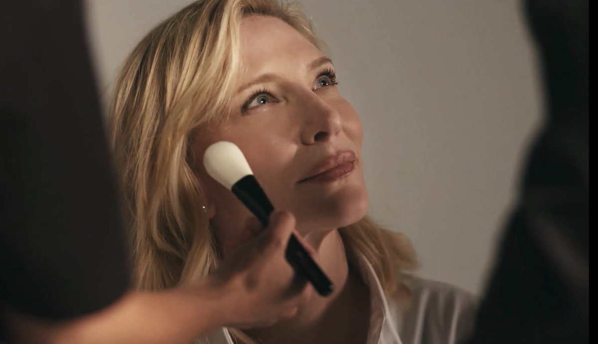 emi_blanchett's tweet photo. she is literally an angel what the actual hell https://t.co/R46PwBY5nm