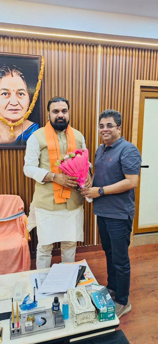 Manish Sinha office ( Modi Ka Parivar ) tweet media