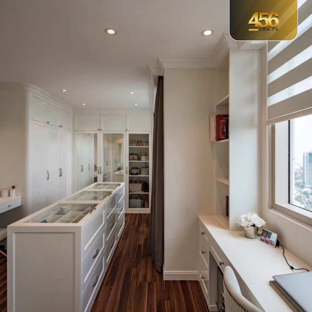 xitruong456's tweet image. 🎯 325 SQM RIVERFRONT PENTHOUSE FOR 6,000 USD – WORTH IT?

🏙 THE VISTA AN PHU PENTHOUSE FOR RENT

▫️ 325 sqm
▫️ 4 Bedrooms + 1 Home Office

💰 Rental: 6,000 USD/month 

📌 Viewing by appointment

⸻

#thevistaanphu #penthouse #apartments #thaodien #456vietnam