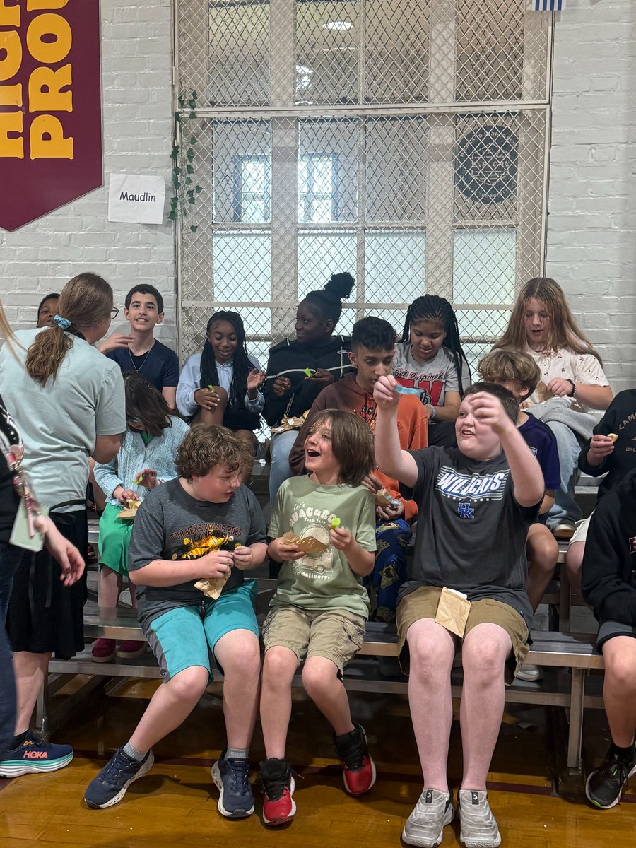 ExploreHMS's tweet photo. 6th grade Selection Ceremony! 7th/8th graders made homemade fortune cookies &amp; wrote the 6th graders "fortunes" revealing what Explore pathway they were chosen for. #HighlandPROUD @HighlandPROUD @ExploreJCPS @JCPSExploreEA https://t.co/NGOukDaRtR