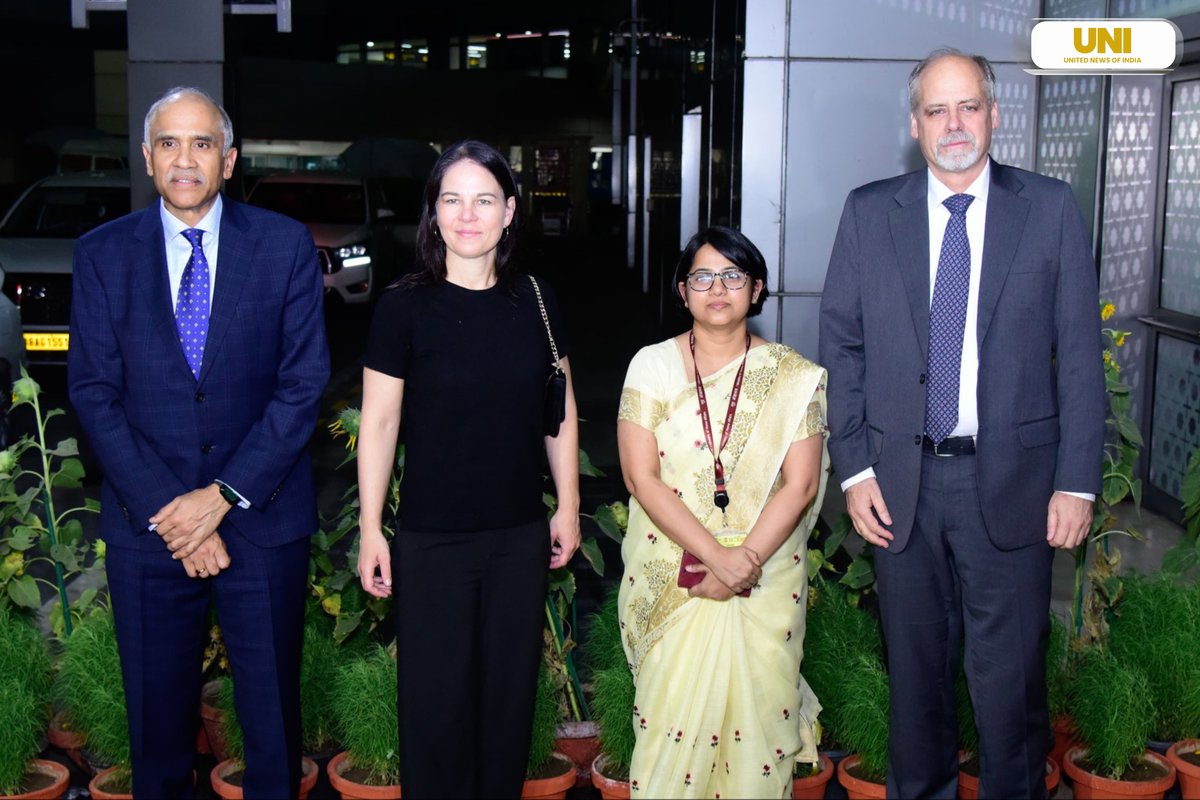 uniindianews's tweet image. A warm welcome to Annalena Baerbock on her official visit to India. The visit reaffirms India's steadfast engagement with the UN: MEA 

@MEAIndia | @UN_PGA | @UN | #AnnalenaBaerbock | #India | #IndiaVisit | #UnitedNations | #UNI