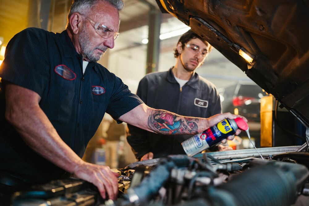 OriginalWD40's tweet photo. Use WD-40 Specialist® Penetrant with EZ-REACH® to break through rust on stuck bolts and hardware. so you can maintain momentum in the shop or garage. The 8-inch flexible straw gives easy access to tight spaces.

Grab a can at NAPA: https://t.co/dBadtbajvA https://t.co/umXuEn3UmM