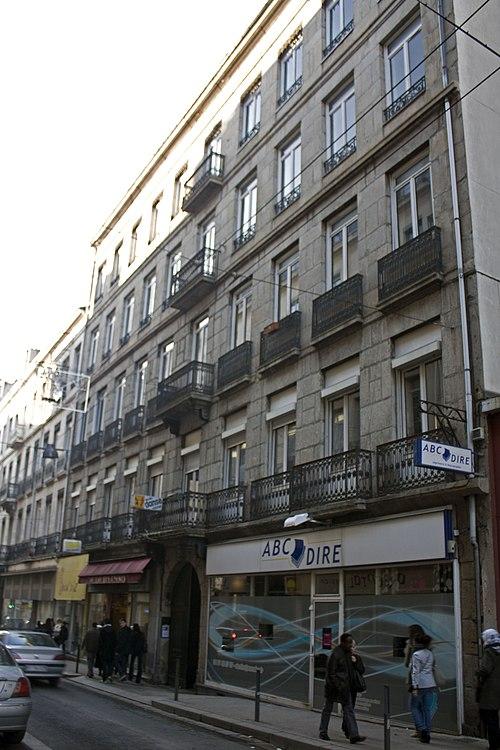 MonumentumFr's tweet image. Immeuble à #SaintÉtienne (#Loire) La rue de la République est réalisée en 1828 par Pierre-Antoine Dalgabio qui jette, dès 1801, les bases de l'urbanisme stéphanois moderne. L'édifice au n°13, un immeuble de nég...
Suite 👉 monumentum.fr/monument-histo…
#Patrimoine #MonumentHistorique