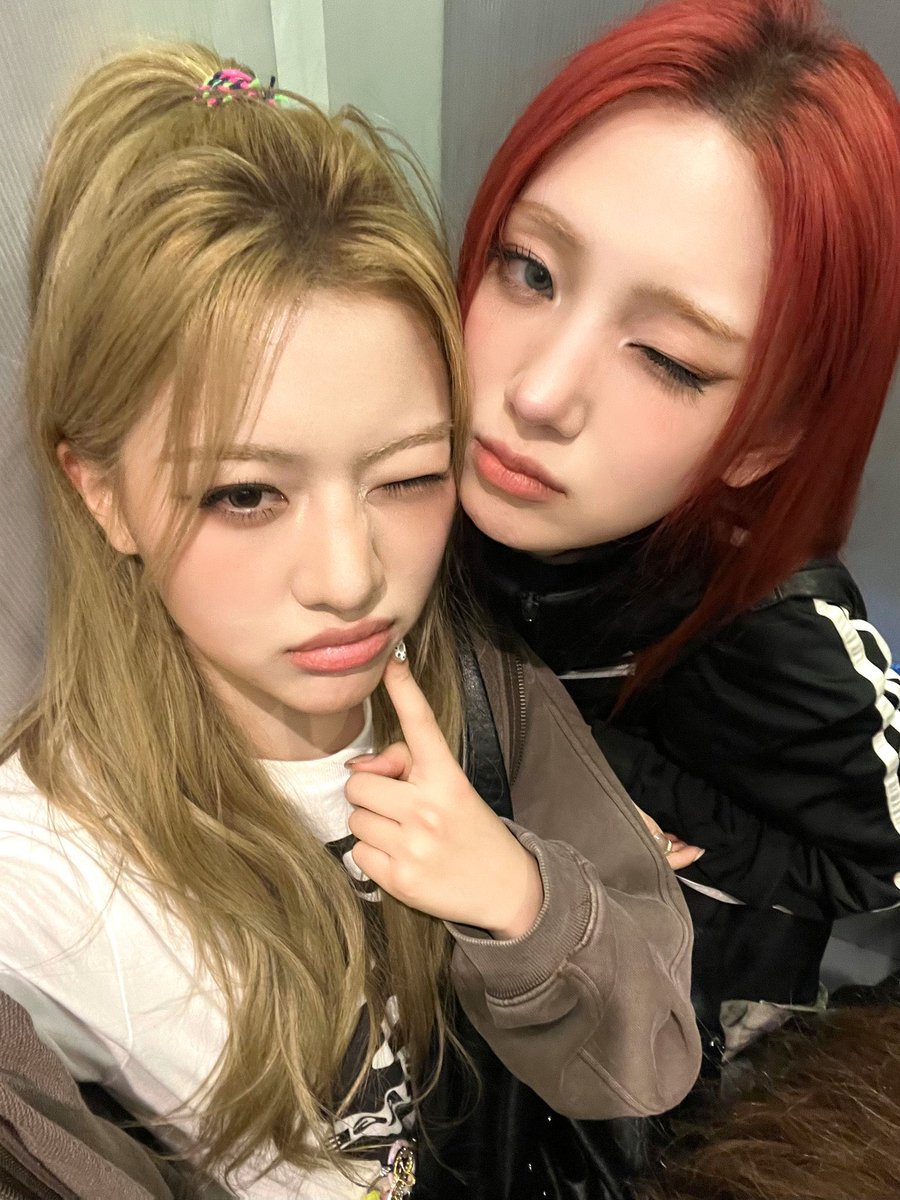 HAEUN France tweet media