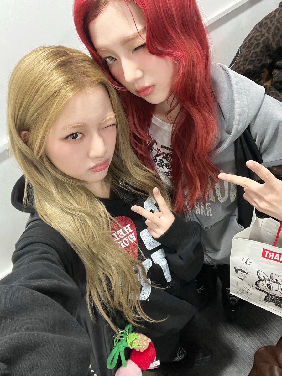 HAEUN France tweet media
