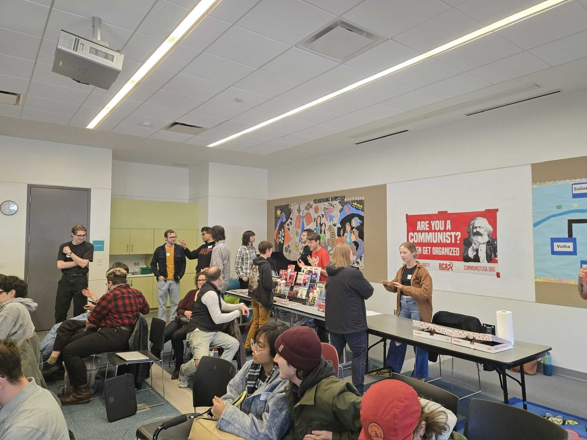 ChiCommunists's tweet photo. Saturday, we held our public event in Chicago: "What is #Communism?" 50 people attended, 30 comrades and 20 newcomers. 2 attendees have officially joined our ranks! "Thoroughly enjoyed the conversations. I'm totally joining you guys." Join us for our next public event in June! https://t.co/03miGRQXbz