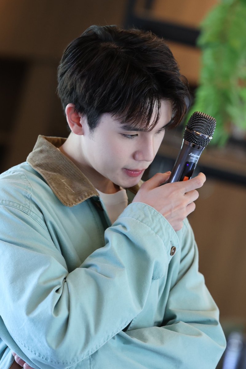 ฉันรู้สึกเสียใจสำหรับเธอมาก ฉันโกรธมากเมื่อเห็นคำพูดที่ร้ายแรงเหล่านั้น เธอดีมากจริงๆ ไม่ว่าจะเกิดเรื่องอะไรขึ้น ฉันจะอยู่ข้างเธอโดยไม่มีเงื่อนไขเสมอ💜

 #jimmyyjp