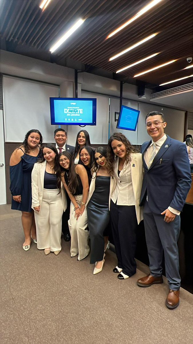 unimodelo's tweet photo. Primer lugar🥇 #OrgulloModelo
Felicitamos a nuestro equipo de la Escuela de Derecho, Ciencias Políticas y Relaciones Internacionales por obtener el primer lugar en el Segundo Concurso de Debate Interuniversitario, organizado por la Universidad Marista. https://t.co/p1Q0a4FcaO