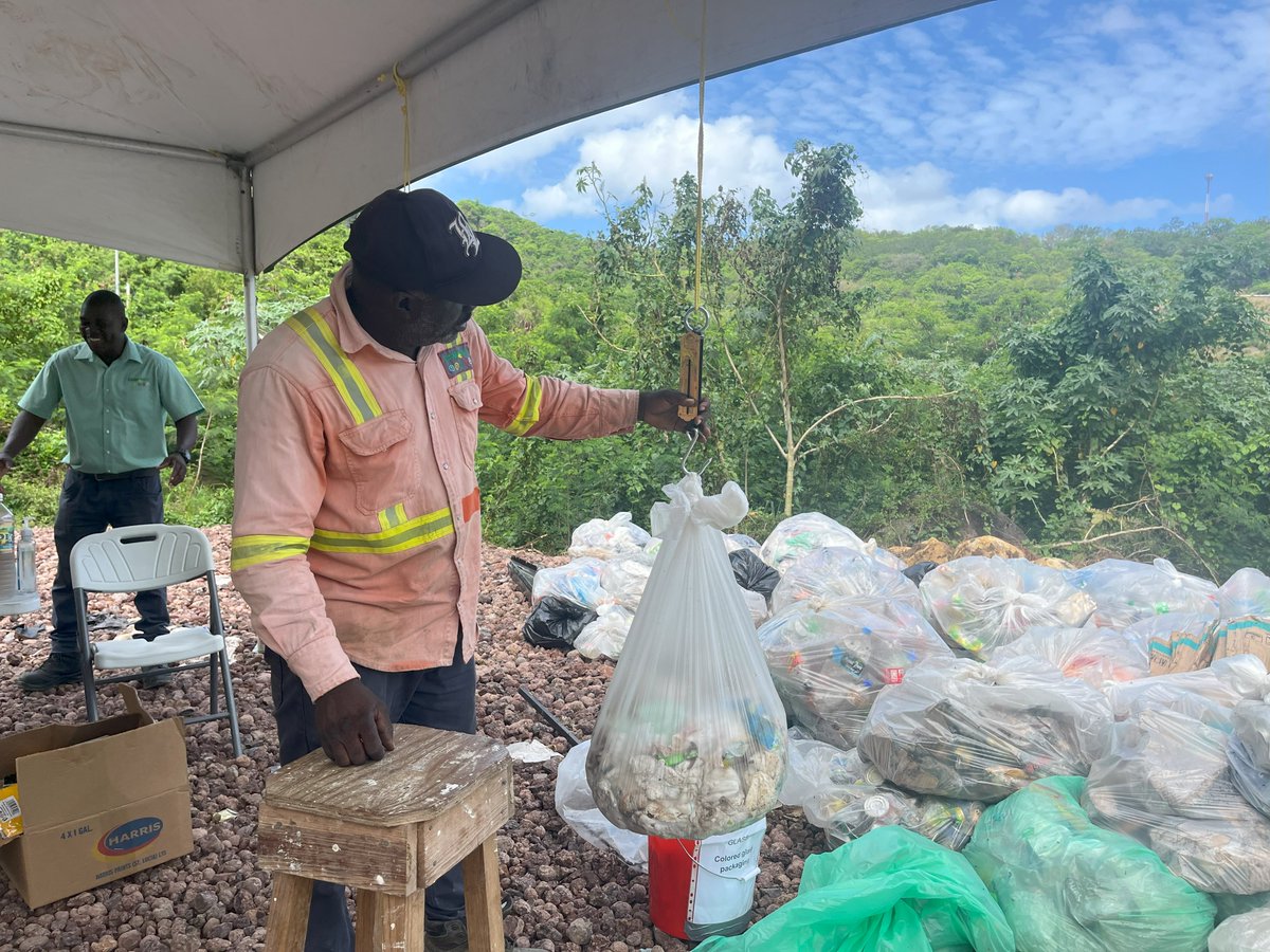 RecycOrganics's tweet image. What if the key to a cleaner future is buried in today’s trash? ♻️

In #Grenada, Hayden Redhead takes us inside a Waste Characterization Study—sorting waste by hand to uncover what’s really there. #CutMethane

Read more ↓
recycleorganics.org/sorting-grenad…