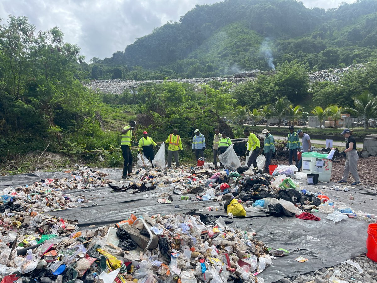 RecycOrganics's tweet image. What if the key to a cleaner future is buried in today’s trash? ♻️

In #Grenada, Hayden Redhead takes us inside a Waste Characterization Study—sorting waste by hand to uncover what’s really there. #CutMethane

Read more ↓
recycleorganics.org/sorting-grenad…