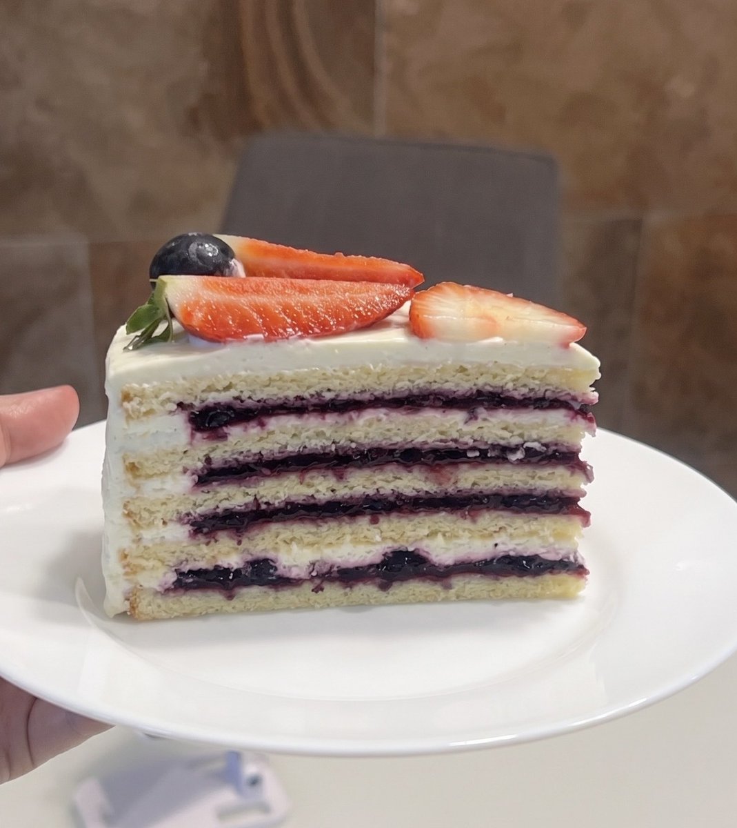 conne2405's tweet photo. Hi everyone! I made a little cake for tea today with soft sponge layers, a delicate cream, and blueberry confit and I feel like I’m finally starting to feel better.✨ #homemadecake #bakinglove #cozyvibes #teatime #foodie https://t.co/knZhco0sVw