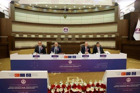DHrMert's tweet photo. Anayasa Mahkemesinin 64. kuruluş yıldönümü dolayısıyla düzenlenen
“Ne Bis in Idem İlkesinin Farklı Yargı Alanlarındaki Etkisi” temalı sempozyumda, kıymetli meslektaşlarımızla birlikte konu değişik yönleriyle değerlendirilmiştir. 
https://t.co/oW4K96iXig https://t.co/EPRUjwBLTN