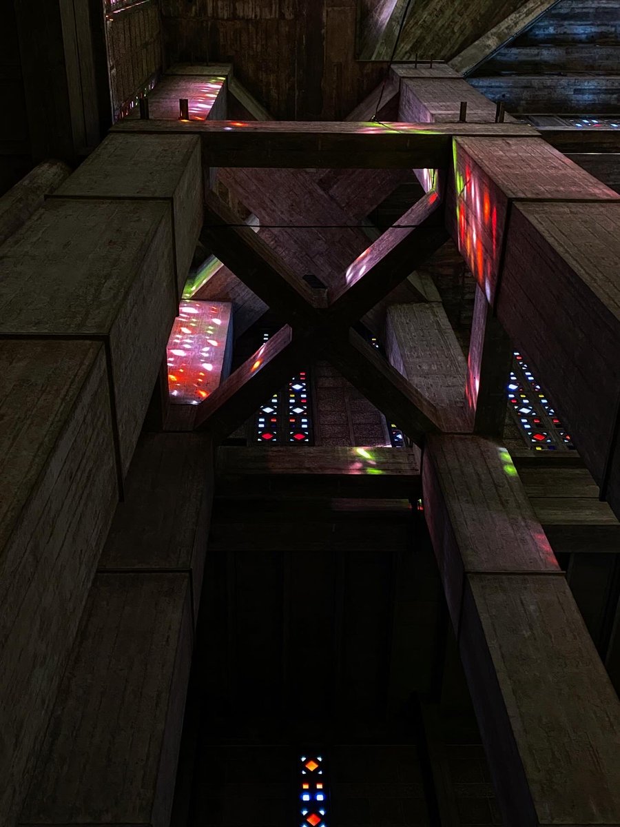 L_E_Ba's tweet image. Lost in béton and colors. Saint-Joseph Le Havre 

#church #lehavre #architecture #augusteperret #latergram