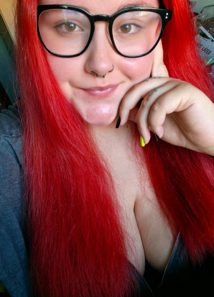 Intensita de Vallekas. 🤓💜 tweet media