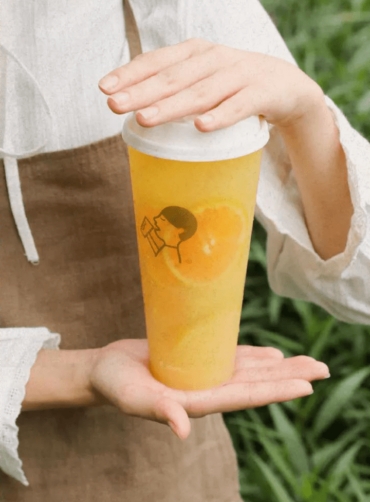 kiz_bt's tweet image. "Beat the heat with a Mango Coconut Cooler!   Blend 1 cup frozen mango,  cup coconut milk,  cup pineapple juice, u0026 1 tsp lime zest. Top with toasted coconut flakes.  Refreshing, tropical, u0026 5 mins to make!   #QuickDrinks #TropicalVibes"