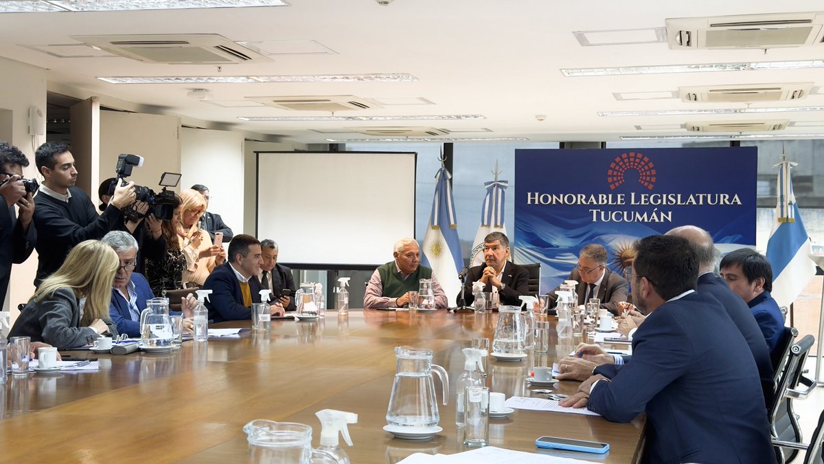 ARomanoNorri's tweet photo. Continuamos reunidos en comisión de Labor Parlamentaria, donde definimos la agenda de proyectos a tratar en la próxima sesión. https://t.co/thCudeZcmo