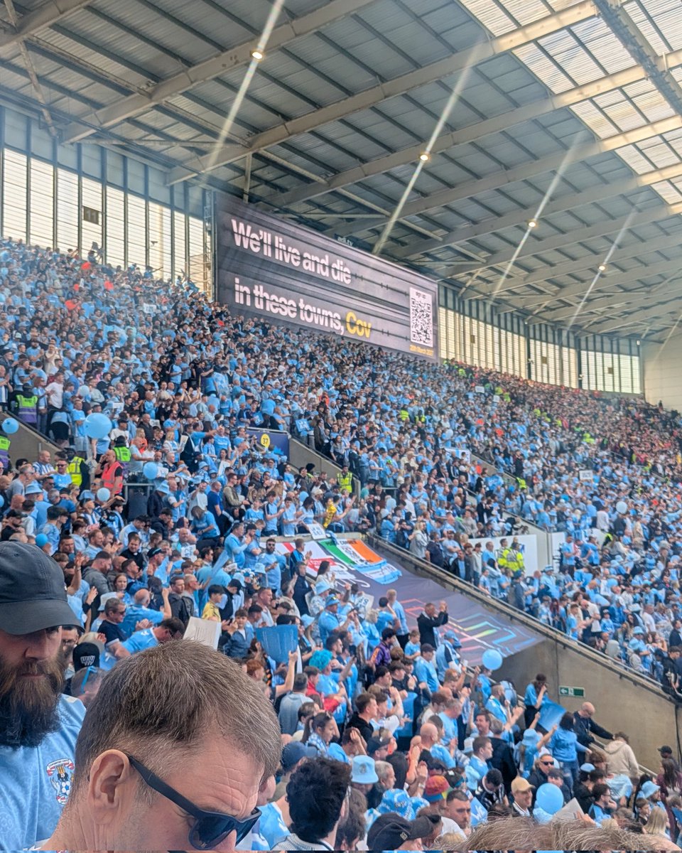 skybluezam tweet media