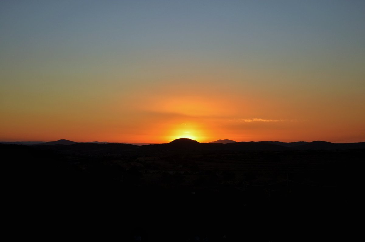 pepelemini's tweet photo. 🌅 "Un #Atardecer es también un #Amanecer, todo va a depender de dónde te encuentres" tehuacan(Karl Schmidt). 🌄

☀️ #Sunshine #Paisaje #Landscape. https://t.co/xcsJeOIZrM