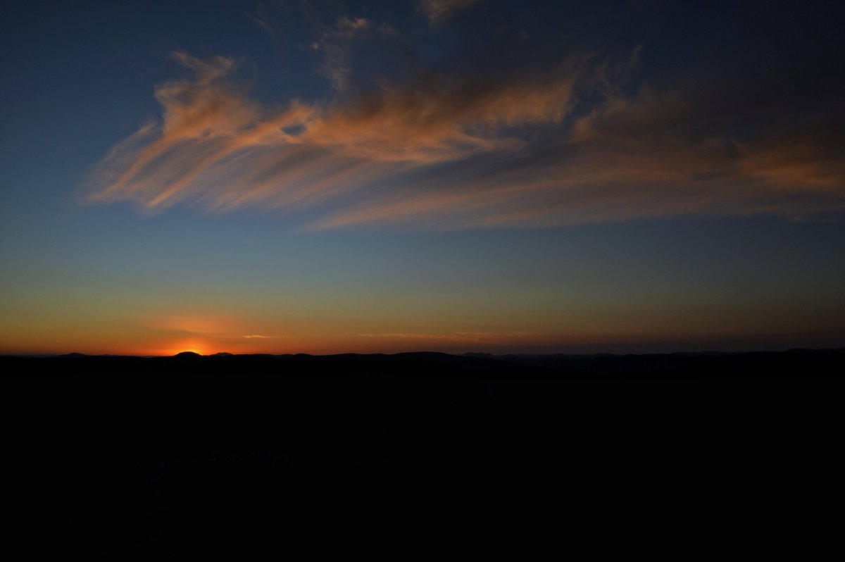 pepelemini's tweet photo. 🌅 "Un #Atardecer es también un #Amanecer, todo va a depender de dónde te encuentres" tehuacan(Karl Schmidt). 🌄

☀️ #Sunshine #Paisaje #Landscape. https://t.co/xcsJeOIZrM
