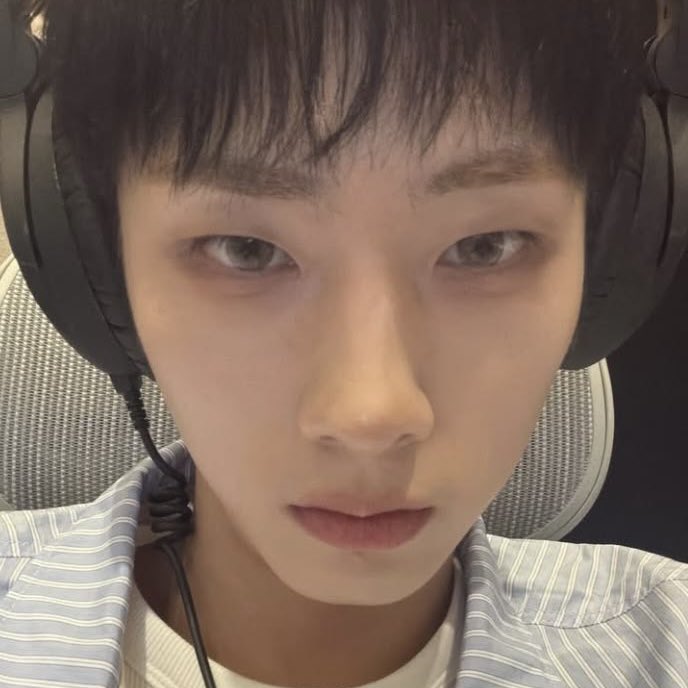 iaia’s ur wednesday girl ૮ ․ ․ ྀིა 🐈‍⬛ tweet media