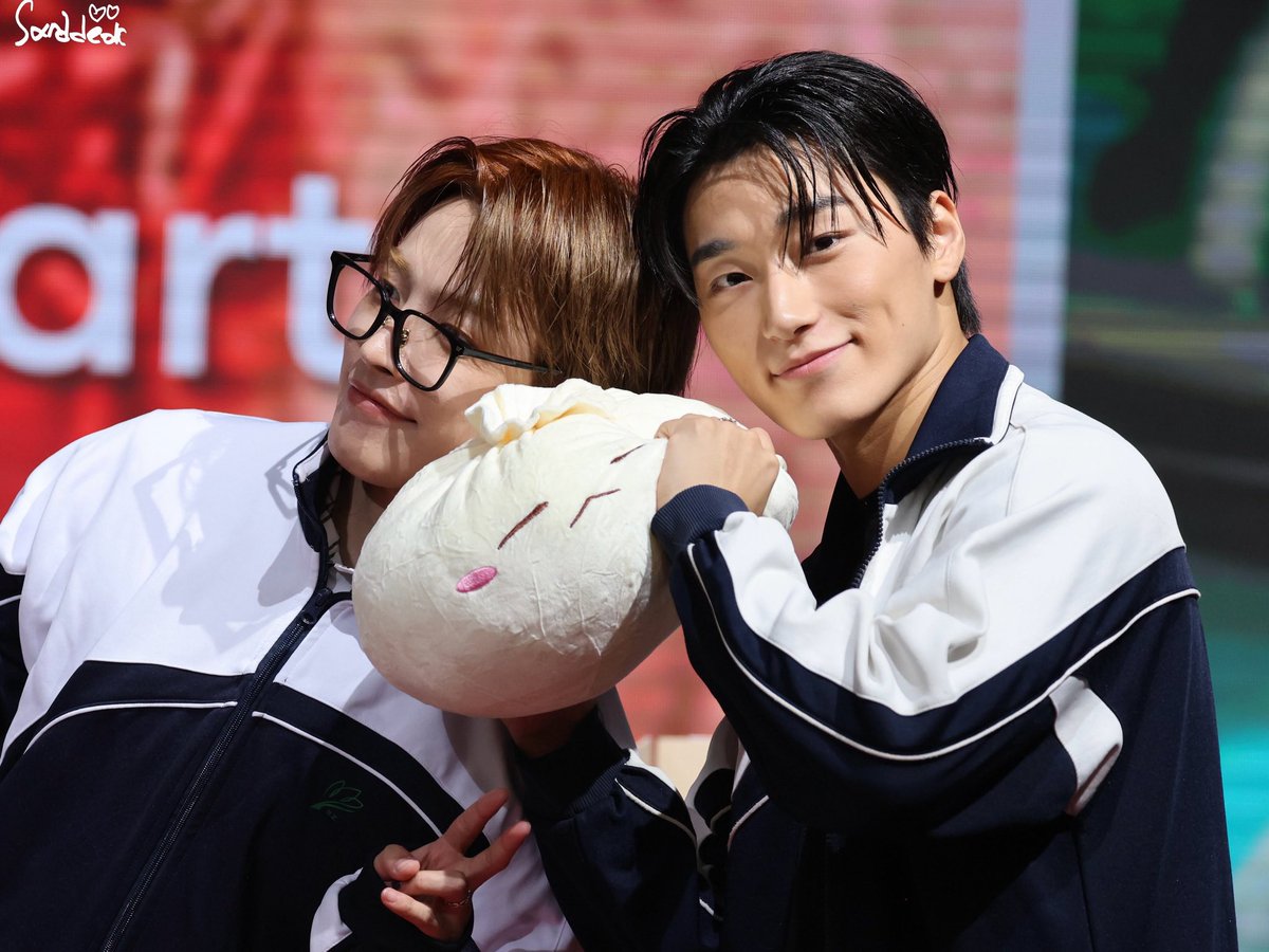 Sanjoong of the day 🤍🤍