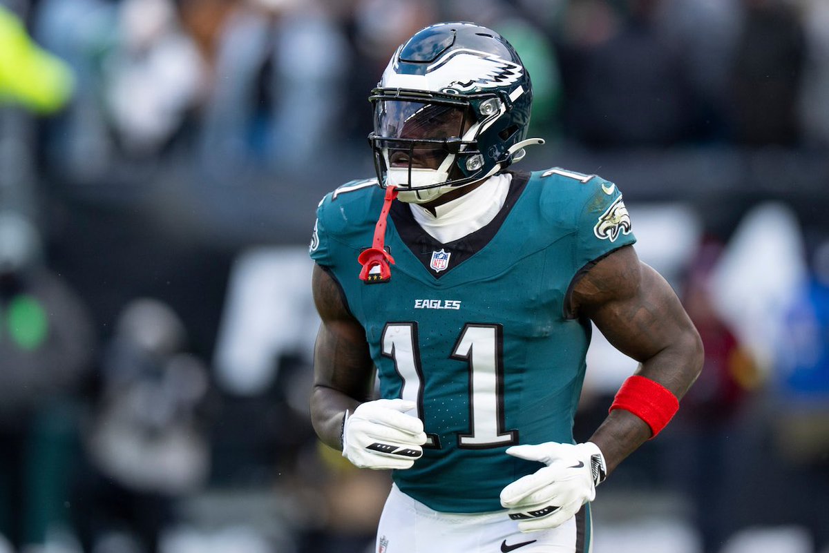 LosTalksPats's tweet image. .@AdamSchefter believes the looming #Patriots and Eagles trade for AJ Brown will involve 2028 draft capital.

“I expect that this trade will come together in June 1st... It’s not gonna be hard to get done. The Eagles are open to moving him, the Patriots want him, and I believe in