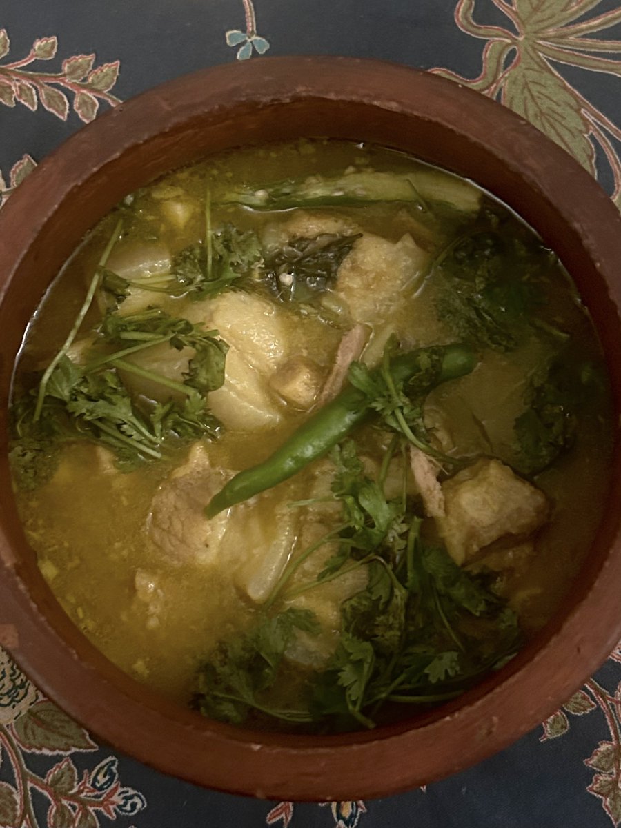 Majuli_Chapori's tweet image. The joy of #cooking is in experimenting new recipes and improvising. Tonight’s pork was an #AtulLahkar recipe with a tiny bit of my twist. Cheers! :)