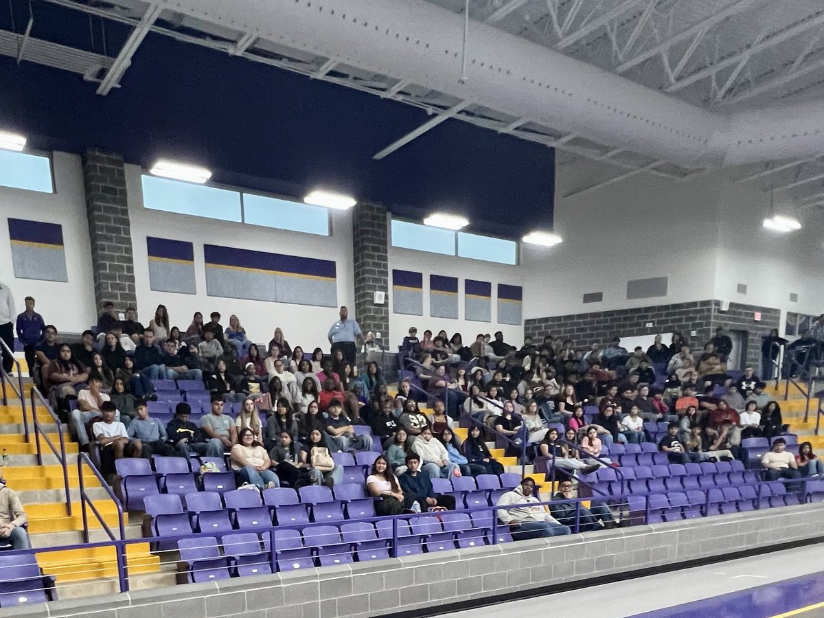 WhenSeanSpeaks's tweet photo. Made a trip to Center, TX yesterday to start our week speaking to 335 juniors, seniors and faculty at Center High School this morning. Funded by WatchURBAC. https://t.co/f5lHA8xmSu