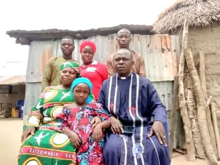 𝐏𝐫𝐞𝐚𝐜𝐡 𝐓𝐡𝐞 𝐆𝐨𝐬𝐩𝐞𝐥 tweet media