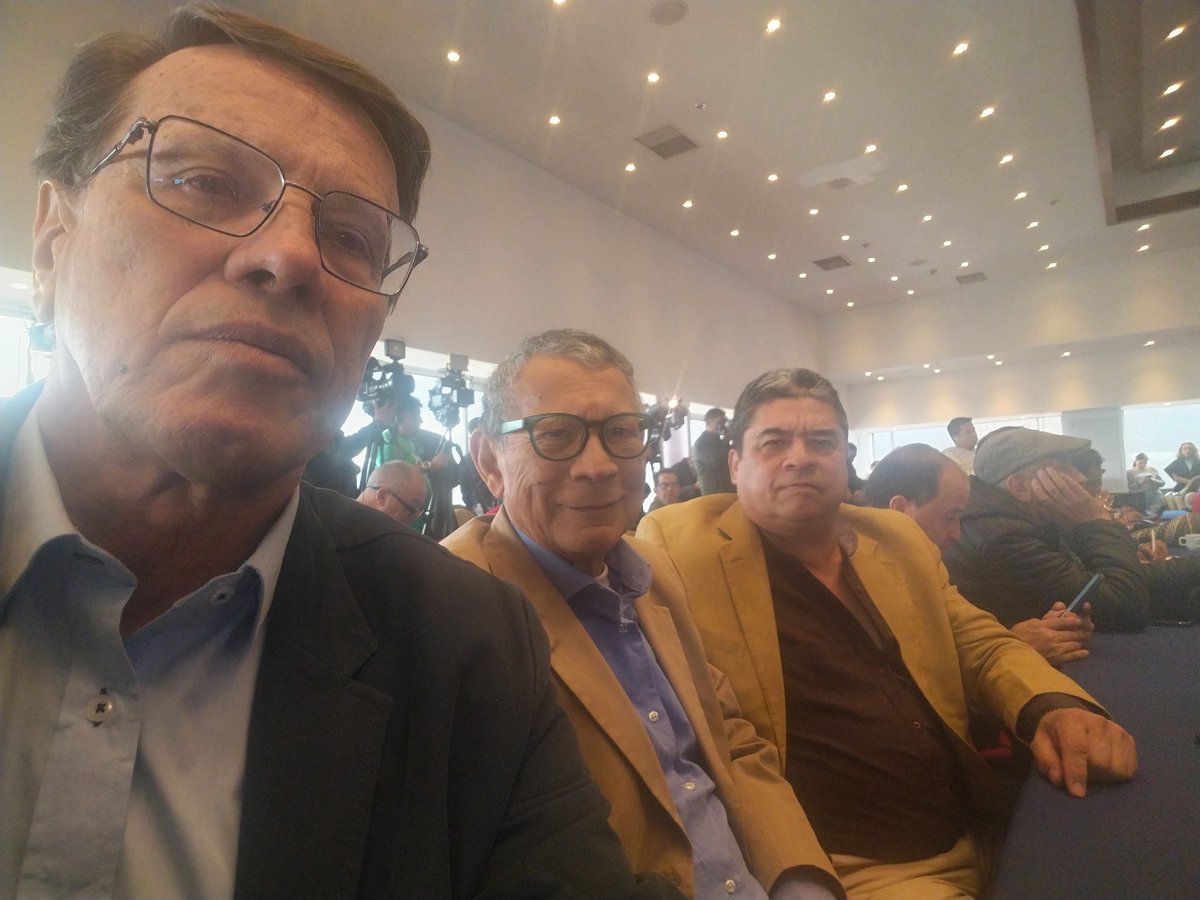 En el lanzamiento de la coalición de la Alianza por la vida para ganar en primera con <a href="/IvanCepedaCast/">Iván Cepeda Castro</a> como presidente y <a href="/aida_quilcue/">Aida Quilcué</a> vicepresidenta. <a href="/cutcolombia/">Central Unitaria de Trabajadores</a> <a href="/CGTCol/">CGT Oficial Colombia</a> <a href="/ctccolombia/">Confederación de Trabajadores de Colombia CTC</a> <a href="/PTrabajoC/">Partido del Trabajo de Colombia</a> <a href="/modepcolombia/">MODEP</a> <a href="/Esperanza_Dem/">Esperanza Democratica</a> <a href="/SomosEnMarcha/">En Marcha Colombia</a> <a href="/PartidoVerdeCoL/">Partido Alianza Verde 🌻</a> <a href="/PactoCol/">Pacto Histórico Oficial</a>