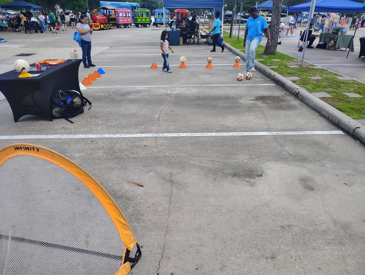 shoredi's tweet photo. We would like to send a big thank you to Kids ‘R’ Kids of Eagle Springs for inviting us to be part of your Spring Festival! ⚽️🌸 We had an amazing time engaging with all the families and bringing the joy of soccer to such a fun event. We truly appreciate the opportunity and... https://t.co/EL1V12S3Xe