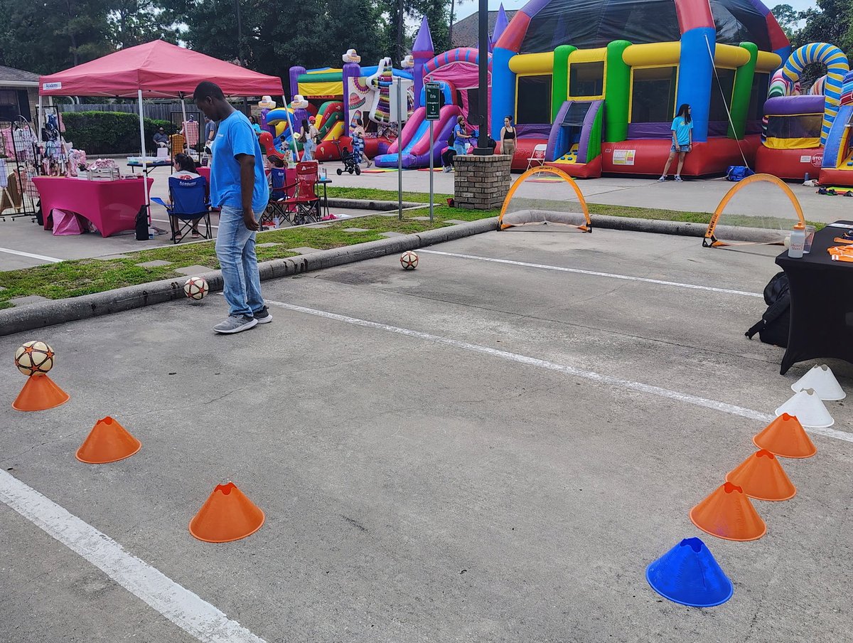 shoredi's tweet photo. We would like to send a big thank you to Kids ‘R’ Kids of Eagle Springs for inviting us to be part of your Spring Festival! ⚽️🌸 We had an amazing time engaging with all the families and bringing the joy of soccer to such a fun event. We truly appreciate the opportunity and... https://t.co/EL1V12S3Xe