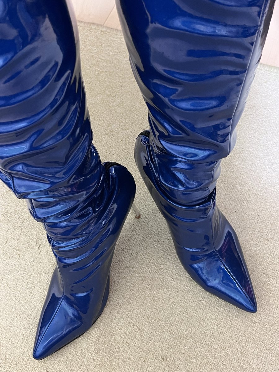 t_bootscrush's tweet image. 今日は青ブーツでした！おやすみ！
 #ブーツ
 #boots