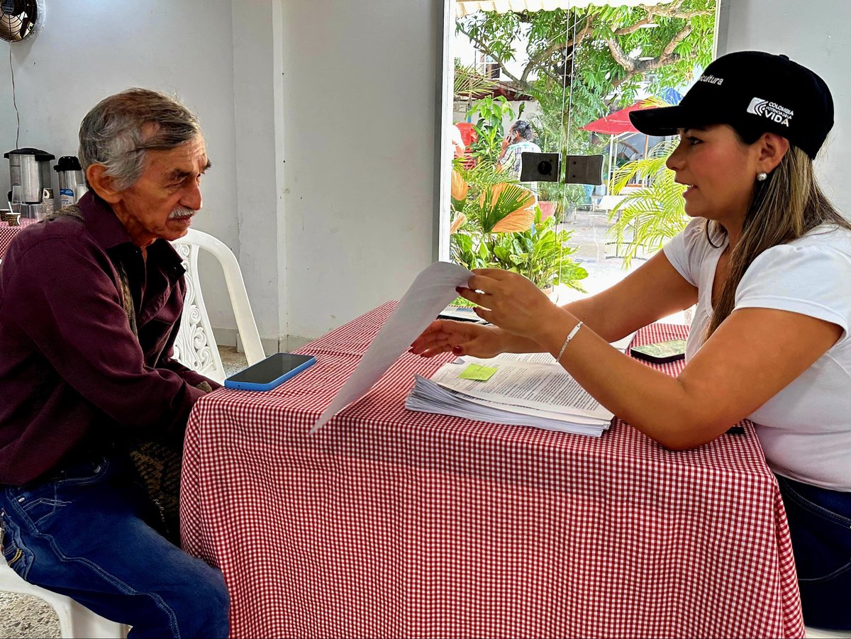 Unidad de Restitución de Tierras tweet media