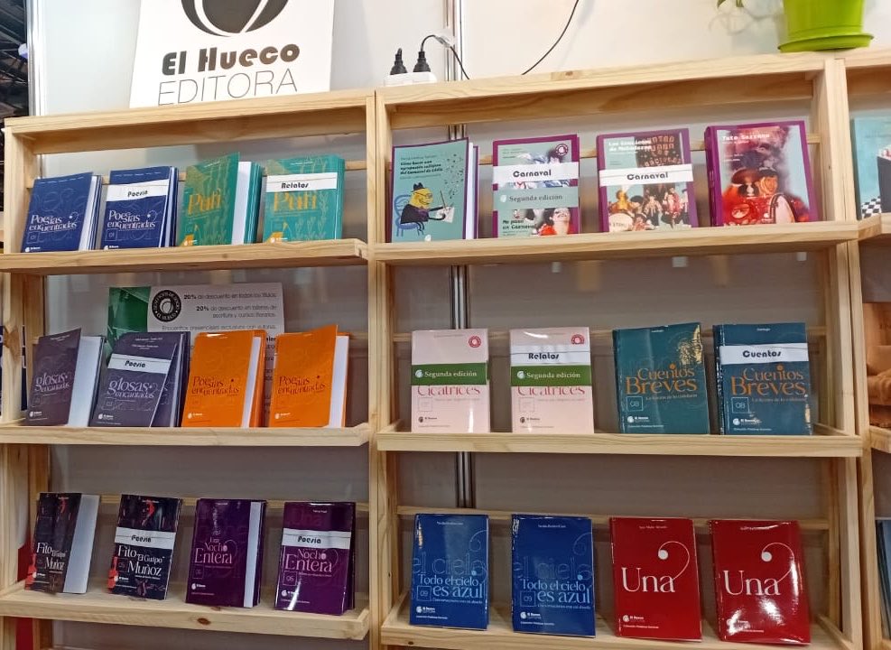 Qué locura que un libro tuyo esté en La feria del libro!! 😱