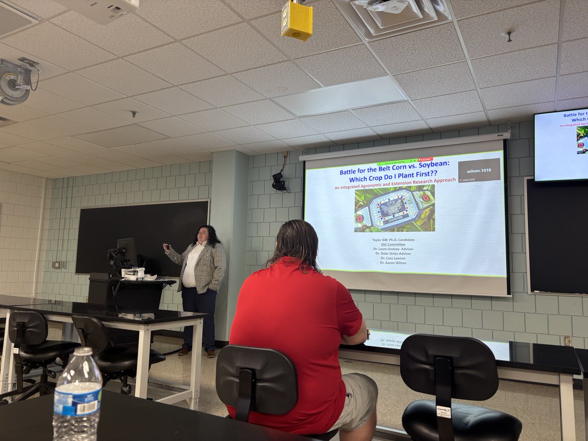 Ohiosoycouncil's tweet photo. Huge congratulations to OSC Research Director Dr. Taylor Dill on successfully defending her PhD today in Horticulture and Crop Science! Dr. Dill has a nice ring to it 🎉👏 https://t.co/bAa58jYIrP