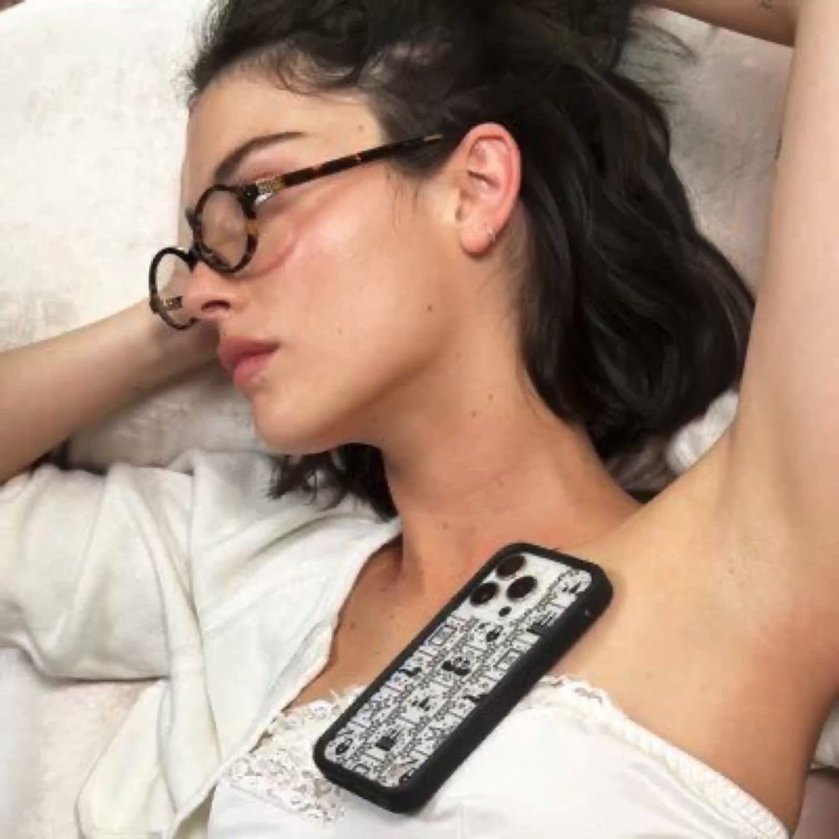 iva is bored in bed tweet media