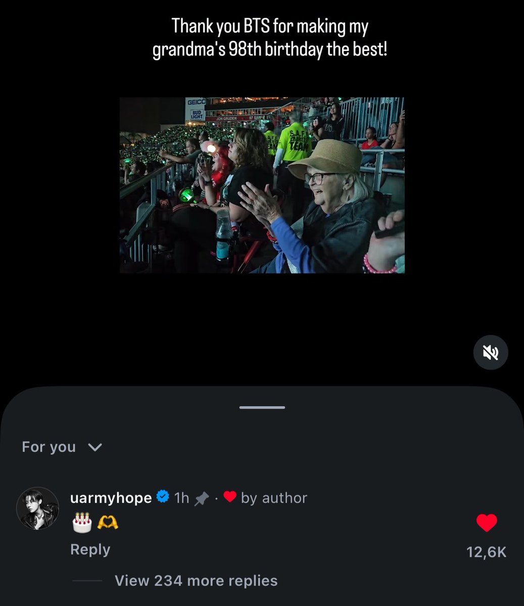 jhopewaist's tweet image. hobi commented 🥹