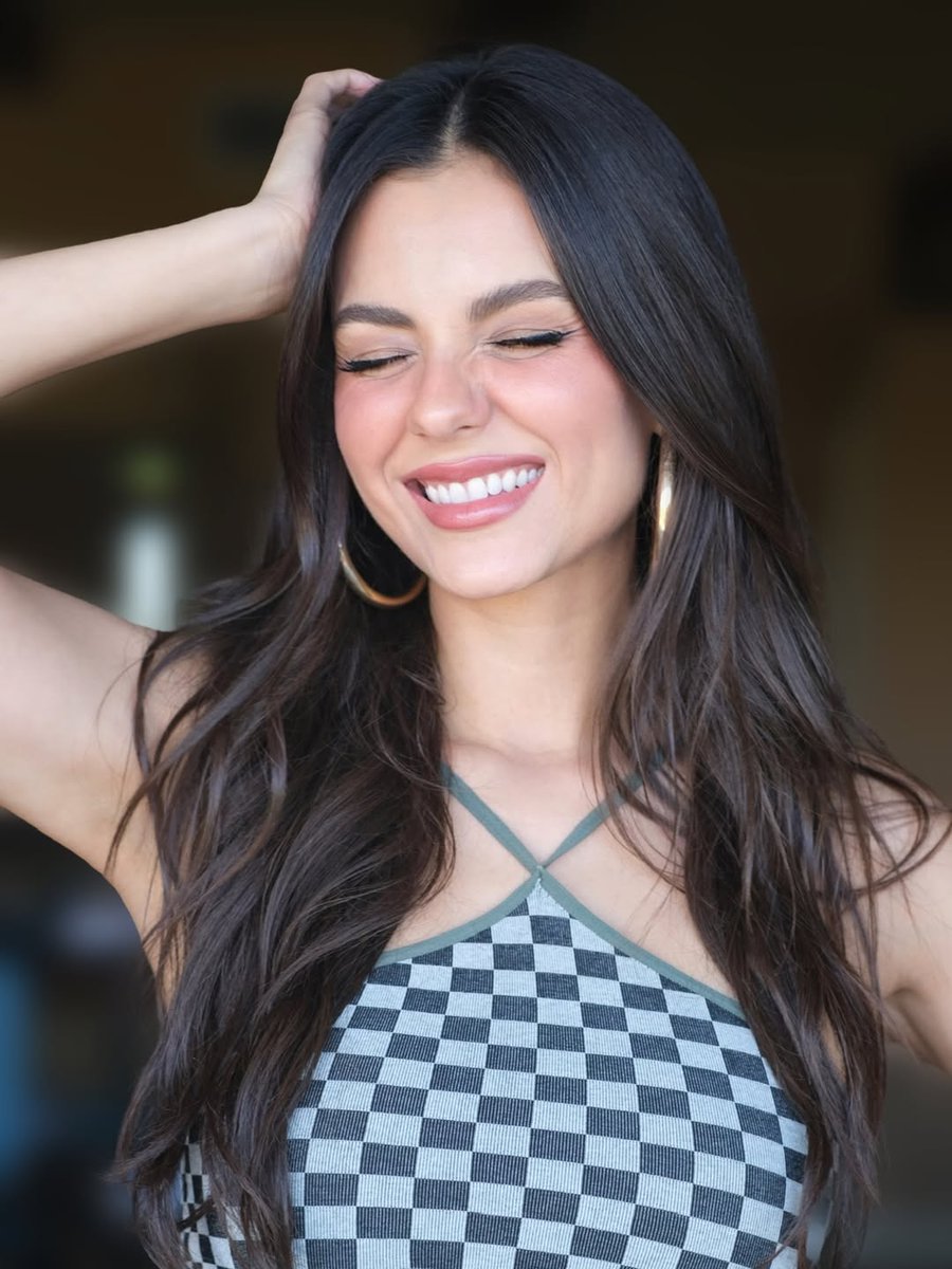 VictoriaCrave 🌗 tweet media