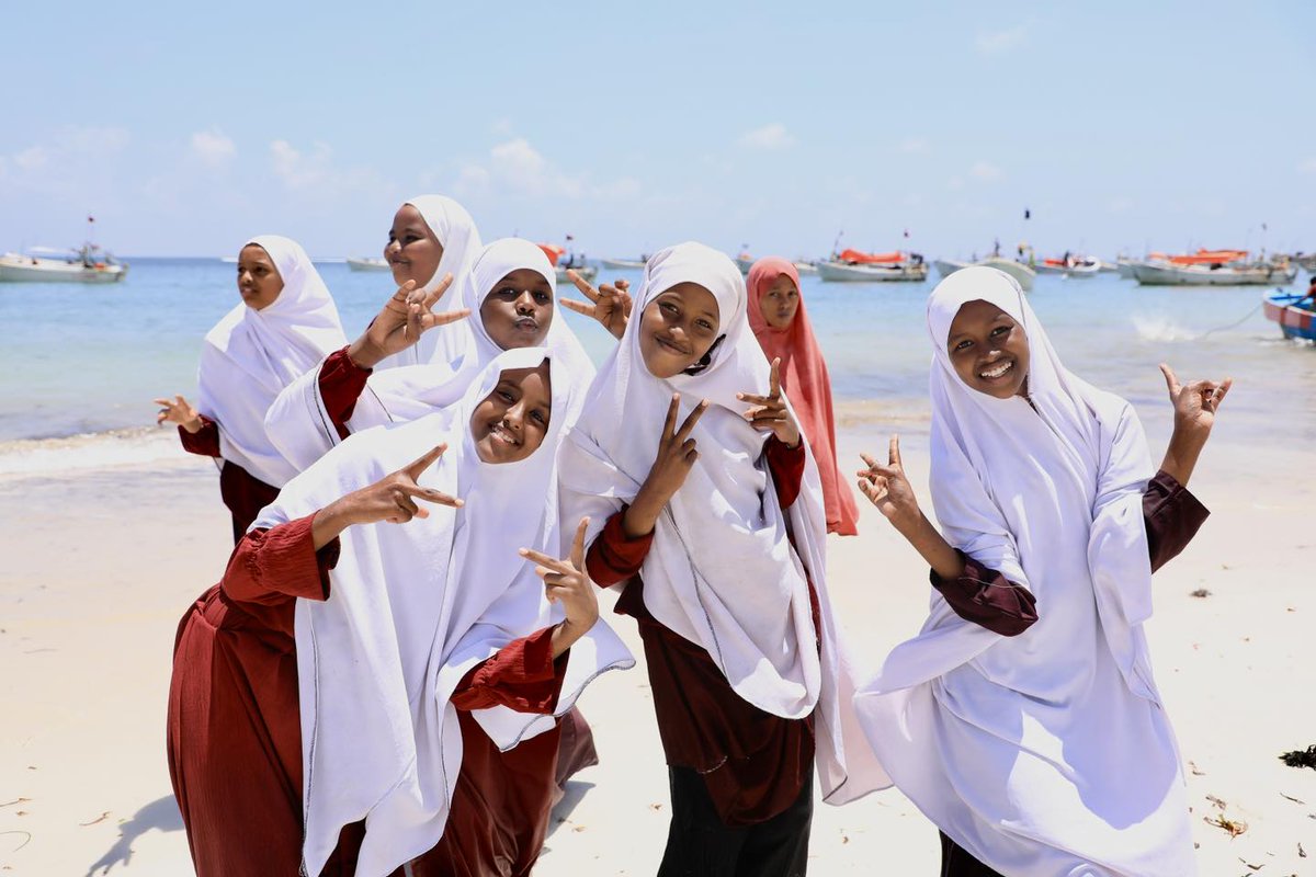 RussetAcademy's tweet photo. Our students enjoyed their first visit to Lido Beach, where they participated in running competitions and experienced the gentle waves of the sea. With the support of hired lifeguards, teachers, and the school administration, we ensured that students had a fun and safe experience https://t.co/T5xeyTcrJH