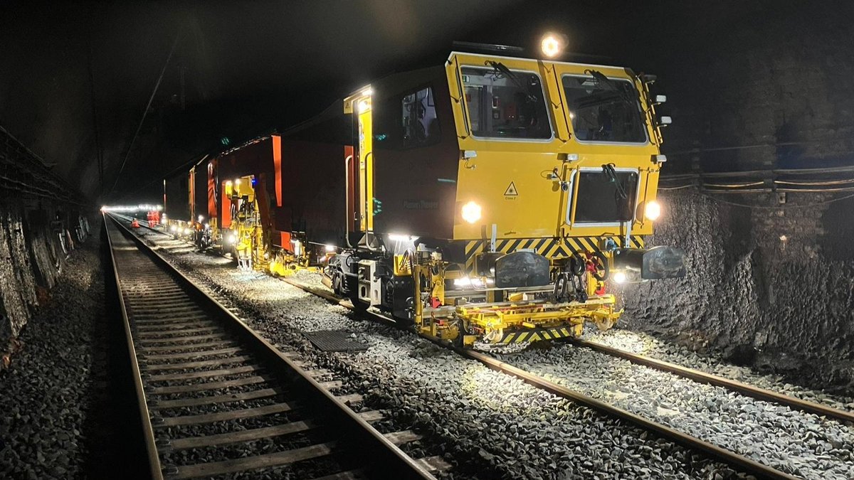 Network Rail tweet media