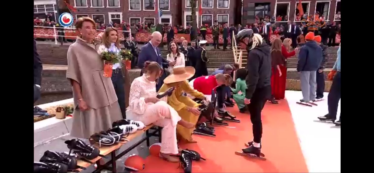 Amswoud's tweet photo. Fryslân promoasje keningsdei
#koningsdag #Dokkum https://t.co/Wh0rEm5uO4