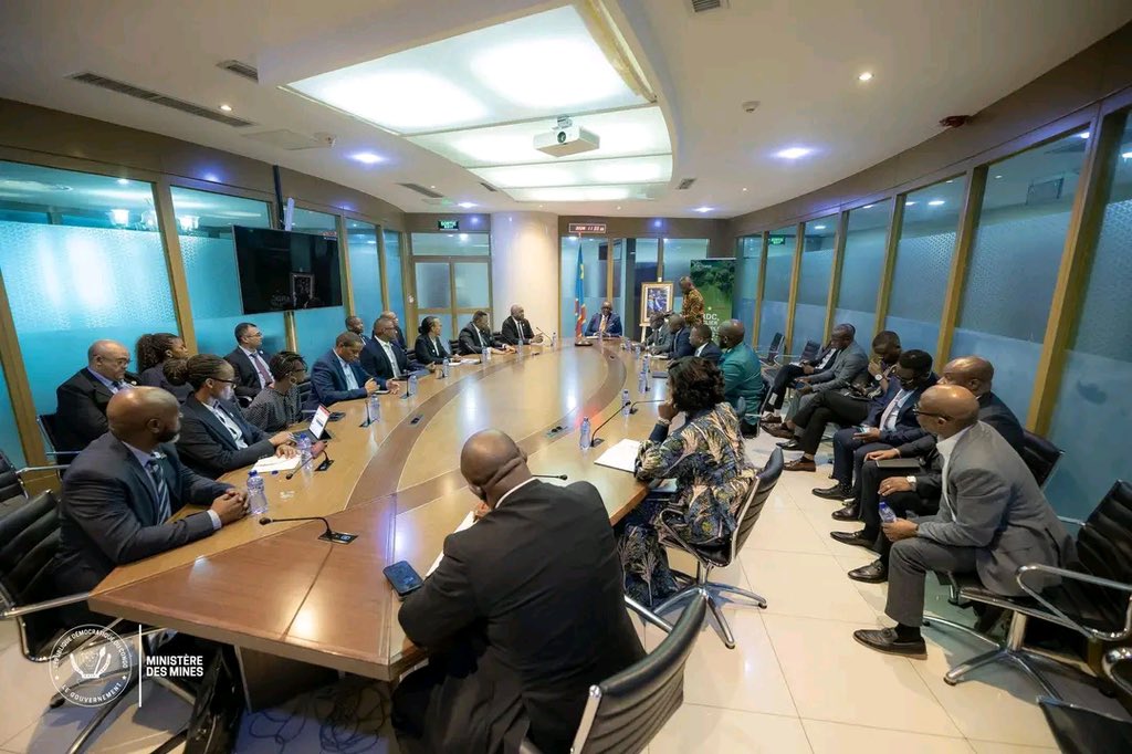 LePuissantCom's tweet image. #RDC| #Mines: Vers un renforcement du partenariat minier et industriel avec l’Afrique du Sud
Kinshasa, le 27 avril 2026 – Le Ministre national des Mines, S.E.M. Louis Watum Kabamba, a reçu ce lundi une délégation de haut niveau composée du Fonds de Promotion de l’Industrie (FPI)