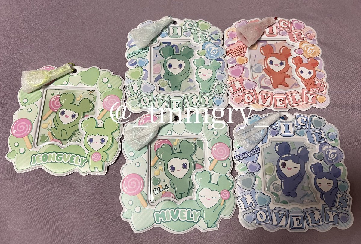 _tmmgry_'s tweet photo. TWICE LOVELYS カードホルダー  交換

【譲】ミナ、ジョンヨン、ツウィ、チェヨン

【求】2枚目 💖のもの

◎4/28 国立でのお取引優先
◎交換 > 買取

📮や都内手渡しも可

お気軽にリプお待ちしております🙇🏻‍♀️ https://t.co/gSBrOS3Jrd