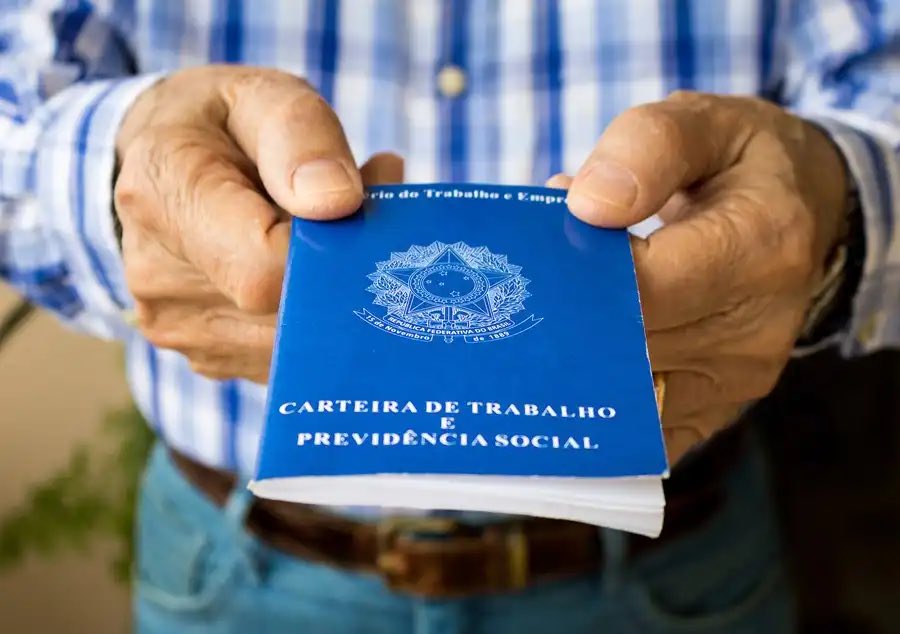 🚨URGENTE: Lula gasta R$ 1.5 milhões em anúncios contra escala 6x1