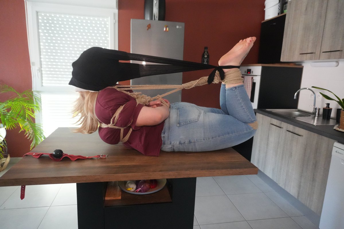 FrenchBondage tweet media